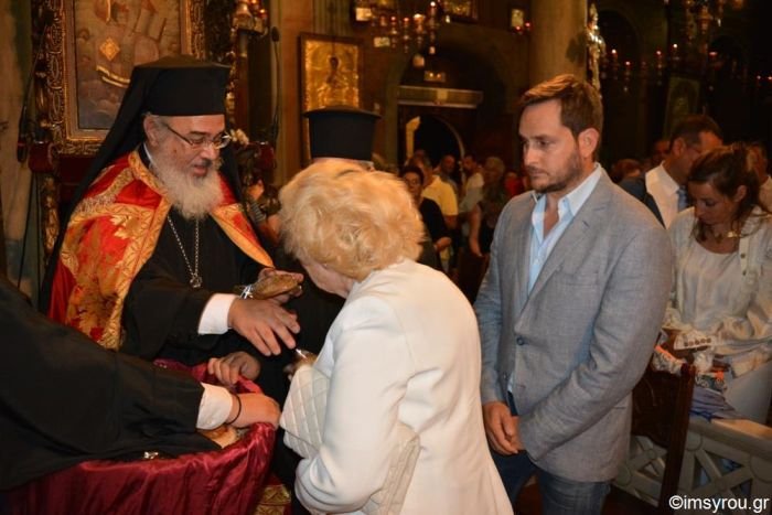 Στην Τήνο για να λειτουργηθεί η Βασιλική Θάνου [εικόνες] | iefimerida.gr 2