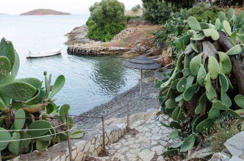 Το μοναδικό κατοικημένο νησί του Κορινθιακού -Ηθελε να το αγοράσει ο Ωνάσης [εικόνες] | iefimerida.gr 0