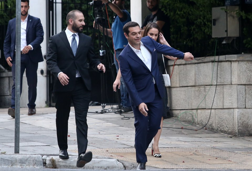 Οι σπαρταριστοί διάλογοι στο Προεδρικό -Τα μπάνια Καμμένου, τα... ψάρια επί ΝΔ και η ποσέτ του Τσίπρα [εικόνες] | iefimerida.gr 3