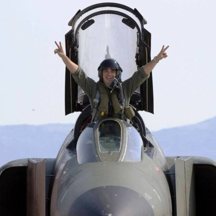 Τραγική ειρωνεία: Η σύζυγος του άτυχου επισμηναγού εργαζόταν στο ΓΝΑ και τέθηκε σε επιφυλακή για να υποδεχθεί τη σορό του | iefimerida.gr 1
