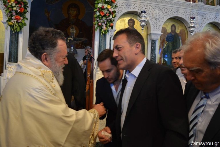 Στην Τήνο για να λειτουργηθεί η Βασιλική Θάνου [εικόνες] | iefimerida.gr 6