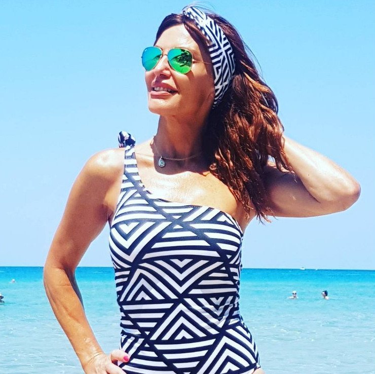 Η Χατζηβασιλείου κάνει κατακόρυφο και τρελαίνει το Instagram [εικόνες]  | iefimerida.gr 0