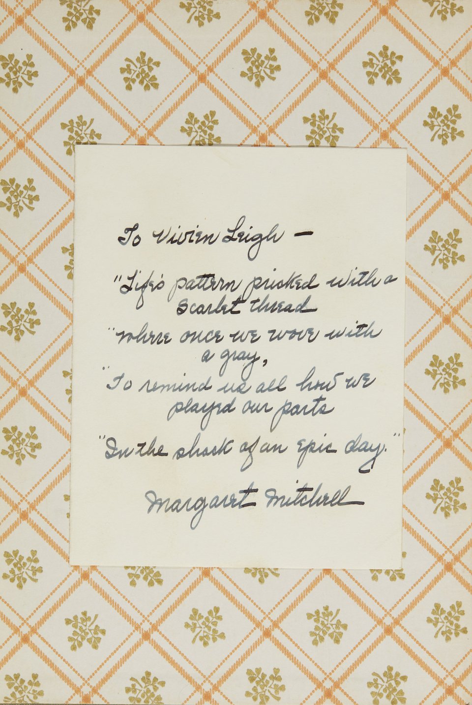 Στο σφυρί κοσμήματα, περούκες και φορέματα της θρυλικής Σκάρλετ Ο'Χάρα [εικόνες & βίντεο]  | iefimerida.gr 1