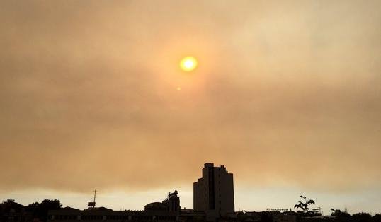 Στις φλόγες ο Βεζούβιος – Πανικός στη Νάπολη [εικόνες & βίντεο]  | iefimerida.gr 1