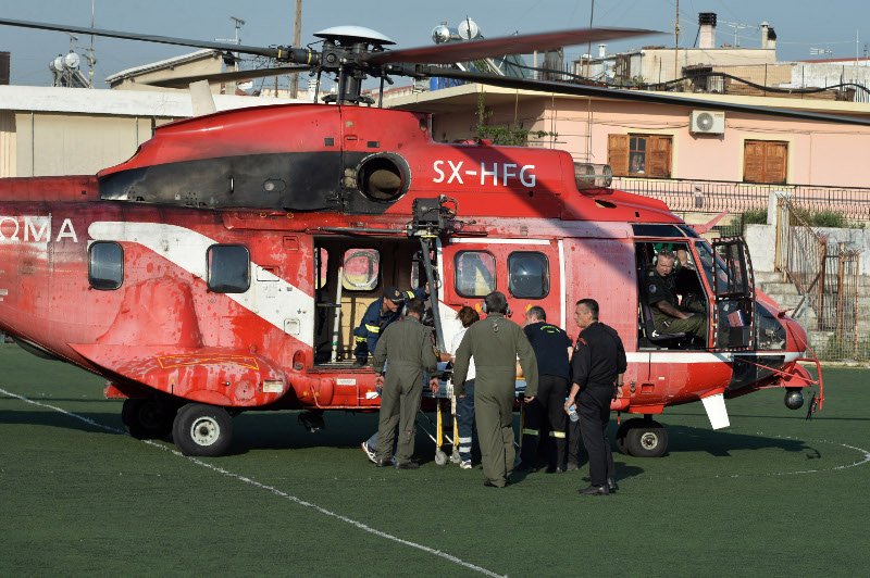 Σε κρίσιμη κατάσταση ο ένας από τους πυροσβέστες που τραυματίστηκε στην πυρκαγιά στο Ζευγολατιό Κορινθίας | iefimerida.gr 1