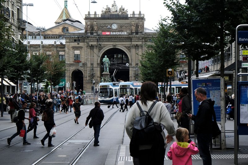 Καλοκαίρι στη Ζυρίχη... Να γιατί η Ελλάδα είναι η καλύτερη χώρα στον κόσμο [εικόνες] | iefimerida.gr 2