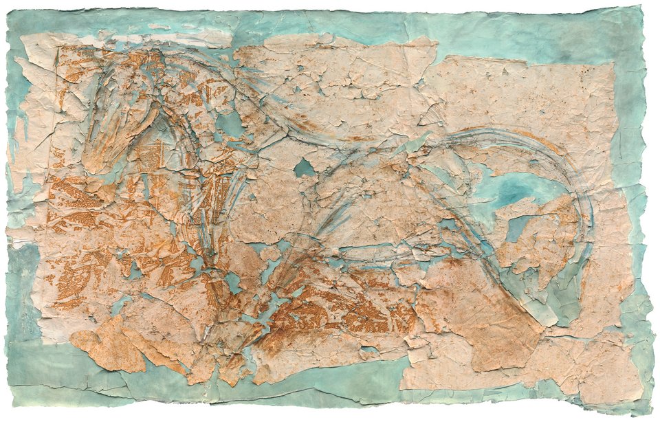 Αλογα και θώρακες από αλλοιωμένα ξύλα, σίδερα και φθαρμένα χαρτιά στη γκαλερί Citronne στον Πόρο [εικόνες]  | iefimerida.gr 6