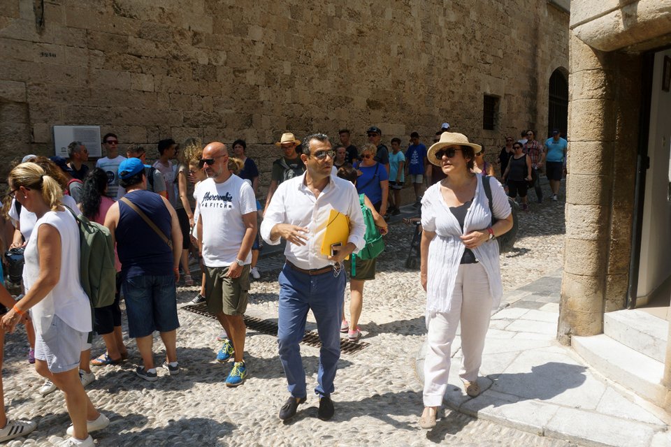 Σχέδιο για ανάδειξη και προστασία της Μεσαιωνικής πόλης της Ρόδου [εικόνες]  | iefimerida.gr 3