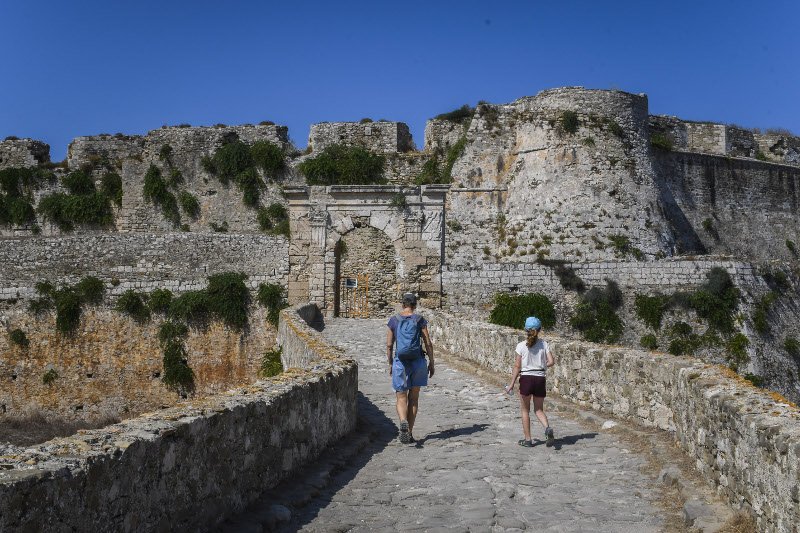 Στην καστροπολιτεία της Μεθώνης με τους πωρόλιθους και την τάφρο -Σαν σκηνικό ταινίας [εικόνες]  | iefimerida.gr 6
