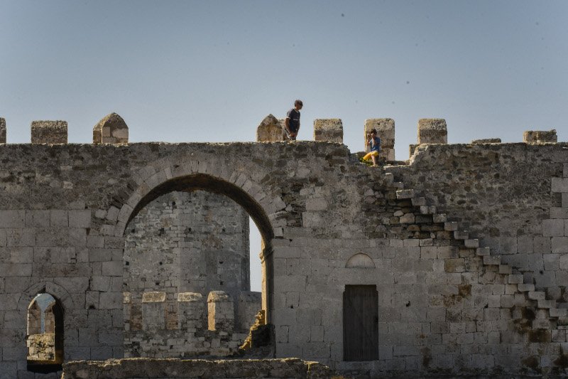 Στην καστροπολιτεία της Μεθώνης με τους πωρόλιθους και την τάφρο -Σαν σκηνικό ταινίας [εικόνες]  | iefimerida.gr 4