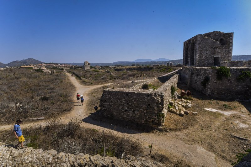 Στην καστροπολιτεία της Μεθώνης με τους πωρόλιθους και την τάφρο -Σαν σκηνικό ταινίας [εικόνες]  | iefimerida.gr 2