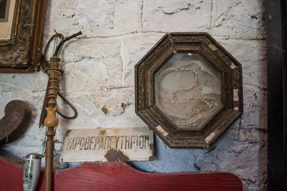 Γερμανοί έφτιαξαν στην Ηλεία ένα μουσείο-κουκλόσπιτο με θησαυρούς από τα σκουπίδια [εικόνες]  | iefimerida.gr 2