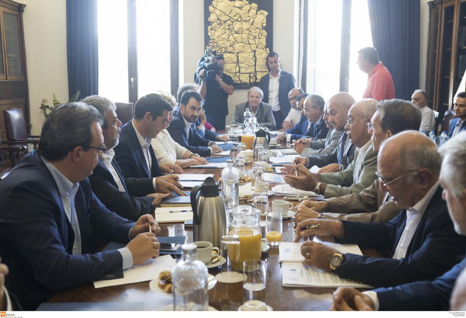 Παραγωγικοί φορείς πριν την συνάντηση με Τσίπρα: «Να υλοποιήσει όσα θα πει, όχι όπως τα περσινά... » [εικόνες & βίντεο] | iefimerida.gr 4