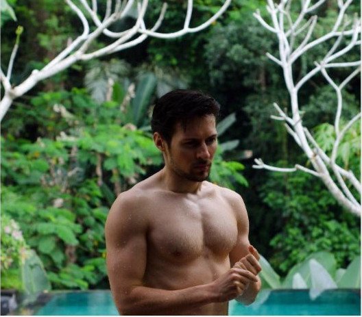 Μανία ο «γυμνόστηθος Πούτιν» -Η νέα τρέλα των Ρώσων [εικόνες] | iefimerida.gr 0