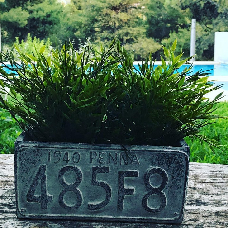 Η πολυτελής βίλα με τις δύο πισίνες, του Μένιου Φουρθιώτη, στην Εκάλη [εικόνες] | iefimerida.gr 6