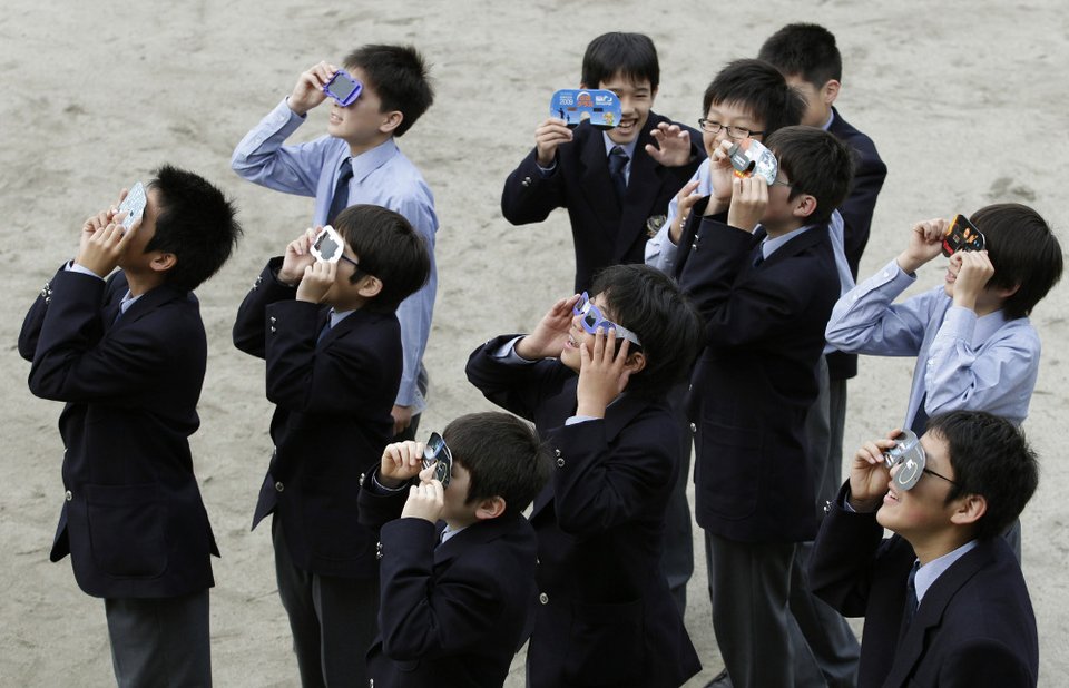 Φρενίτιδα στις ΗΠΑ για την ολική έκλειψη ηλίου -Ζωντανά από το κανάλι της NASA [εικόνες]  | iefimerida.gr 3