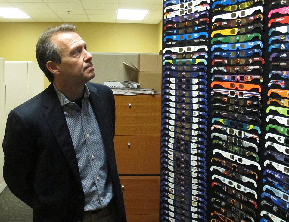 Φρενίτιδα στις ΗΠΑ για την ολική έκλειψη ηλίου -Ζωντανά από το κανάλι της NASA [εικόνες]  | iefimerida.gr 2