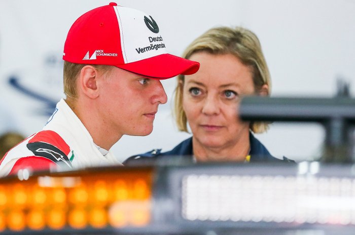 Formula 1: Ο γιος του Μίκαελ Σουμάχερ οδήγησε το ιστορικό μονοθέσιο του πατέρα του [εικόνες & βίντεο] | iefimerida.gr 1