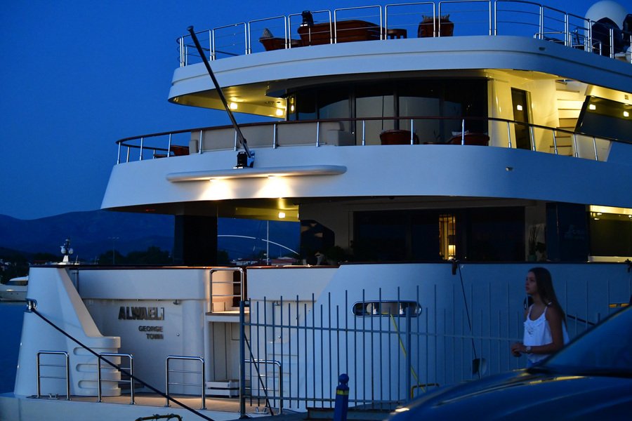 Στο Ναύπλιο η βασίλισσα του Μπαχρέιν - Η εντυπωσιακή θαλαμηγός της [εικόνες] | iefimerida.gr 2