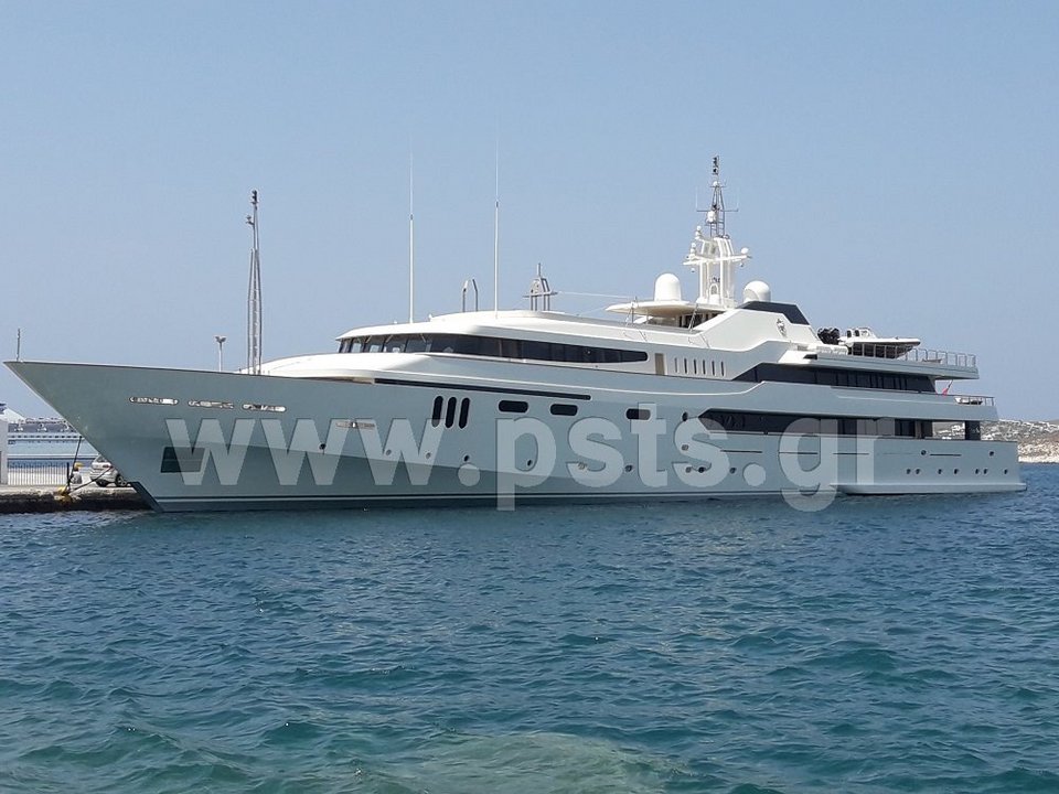 Στην Πάρο η βασίλισσα του Μπαχρέιν, με την υπερπολυτελή θαλαμηγό της [εικόνες]  | iefimerida.gr 1