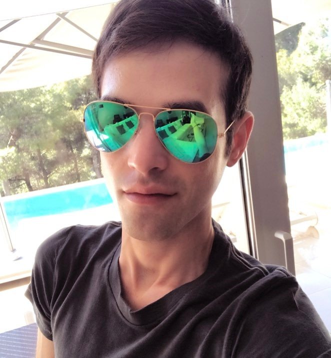 Η πολυτελής βίλα με τις δύο πισίνες, του Μένιου Φουρθιώτη, στην Εκάλη [εικόνες] | iefimerida.gr 4