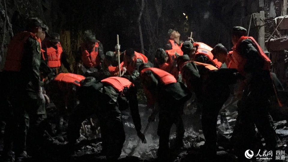 Κίνα: Τουλάχιστον 7 νεκροί από τον σεισμό 6,5 Ρίχτερ -Φόβοι για 100 θύματα [εικόνες&βίντεο] | iefimerida.gr 2