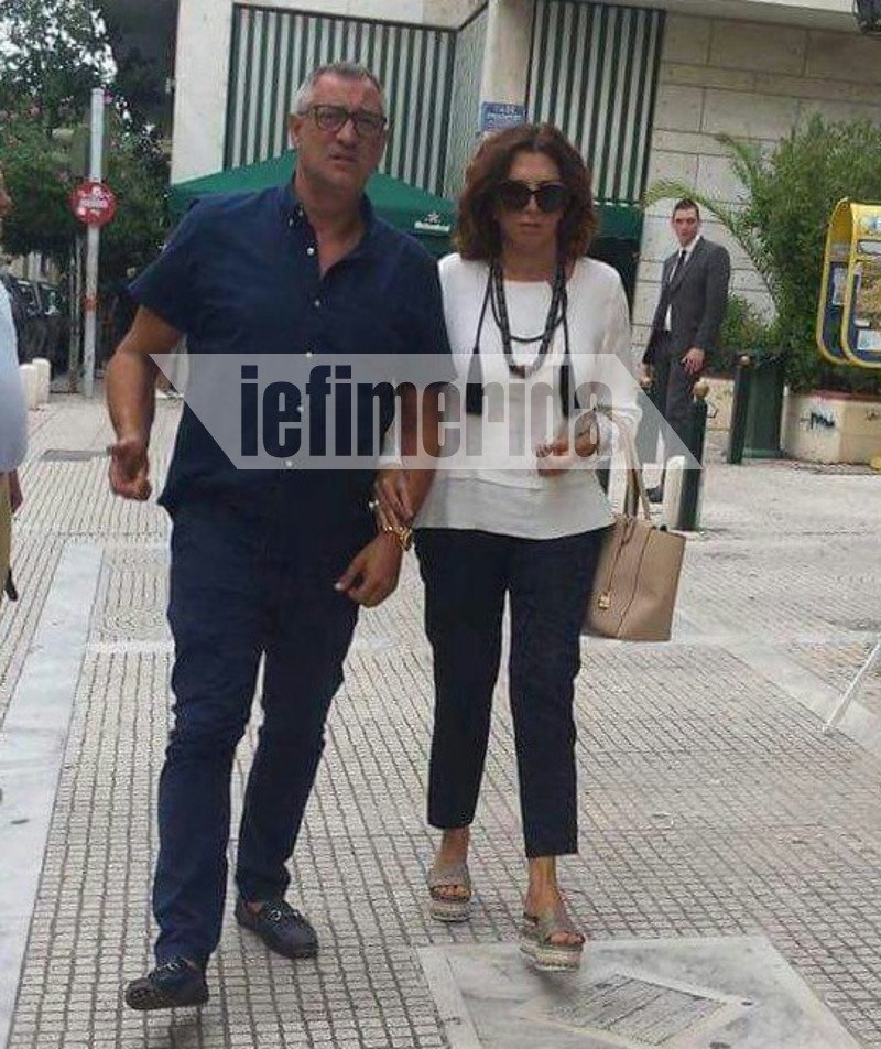 Φίλοι καλλιτέχνες, συγγενείς, εκπρόσωποι του πολιτικού κόσμου είπαν το τελευταίο αντίο στην Ζωή Λάσκαρη [εικόνες] | iefimerida.gr 20