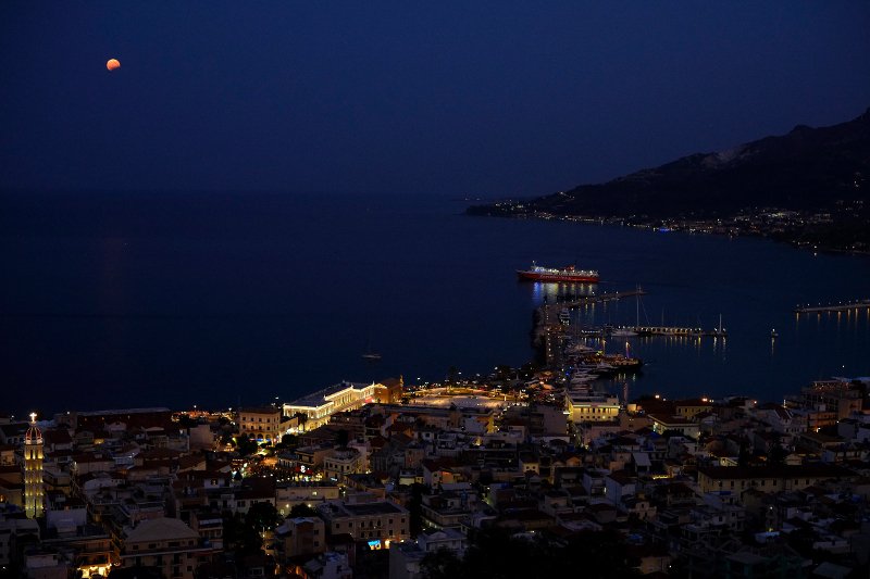 Η πανσέληνος και η έκλειψη σε διάφορα σημεία της Γης -Η Ελλάδα ξεχώρισε [εικόνες] | iefimerida.gr 0