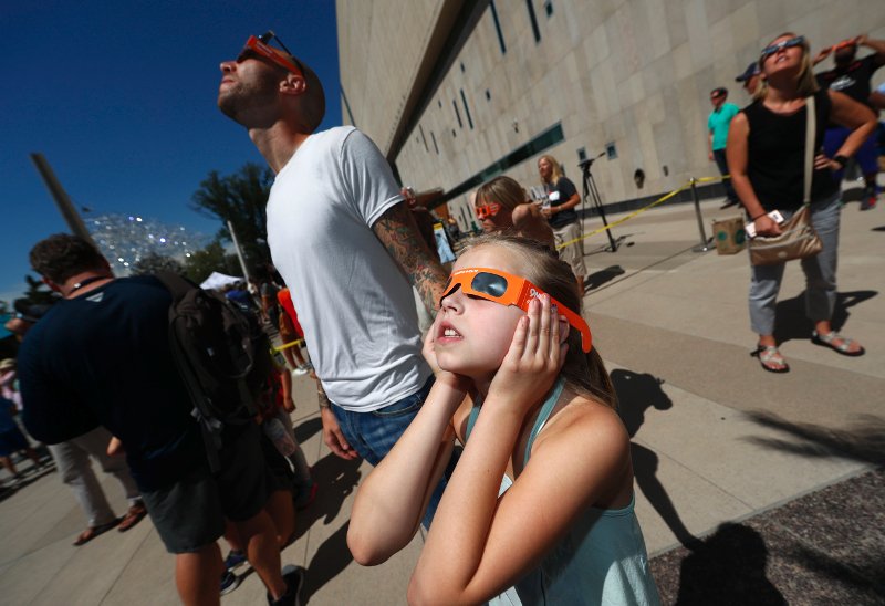 «Σκηνές αποκάλυψης» από την ολική έκλειψη Ηλίου στις ΗΠΑ [εικόνες] | iefimerida.gr 2