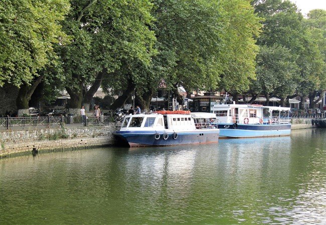 «Στέγνωσε» η λίμνη Ιωαννίνων -Αποκαλύφθηκε ο πυθμένας της [εικόνες] | iefimerida.gr 2