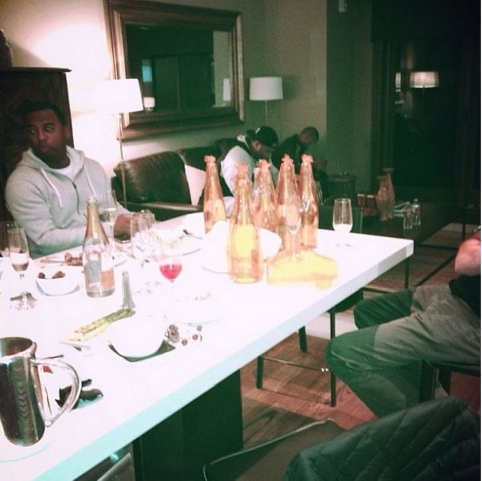 Φλόιντ Μεϊγουέδερ, ο μετρ της χλιδής -Βίλα 2 στρεμμάτων, 150 αυτοκίνητα [εικόνες & βίντεο] | iefimerida.gr 6