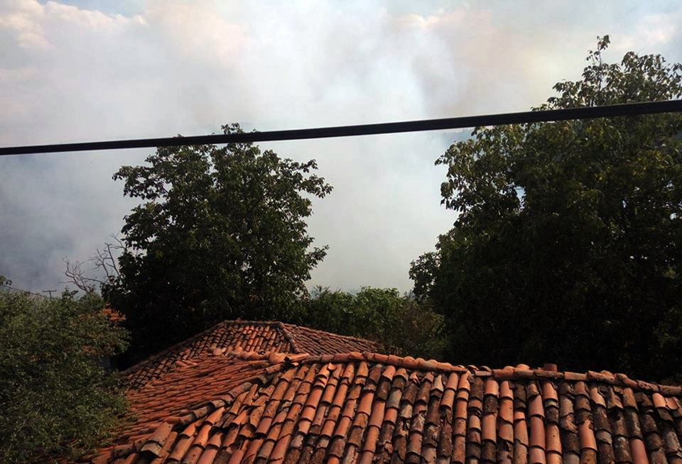 Σε εξέλιξη φωτιά στον Πλαταμώνα Καβάλας -Διακοπή ρεύματος σε 3 χωριά [εικόνες] | iefimerida.gr 0