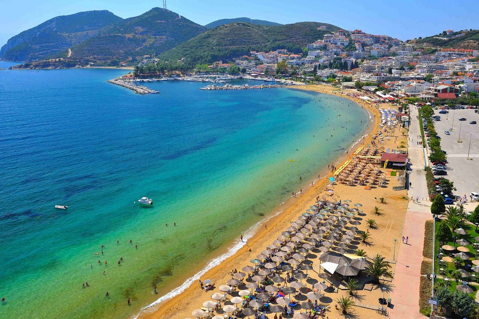 Αυτή η περιοχή είναι η 2η Χαλκιδική -Λευκές αμμουδιές, πράσινα νερά [εικόνες] | iefimerida.gr 3