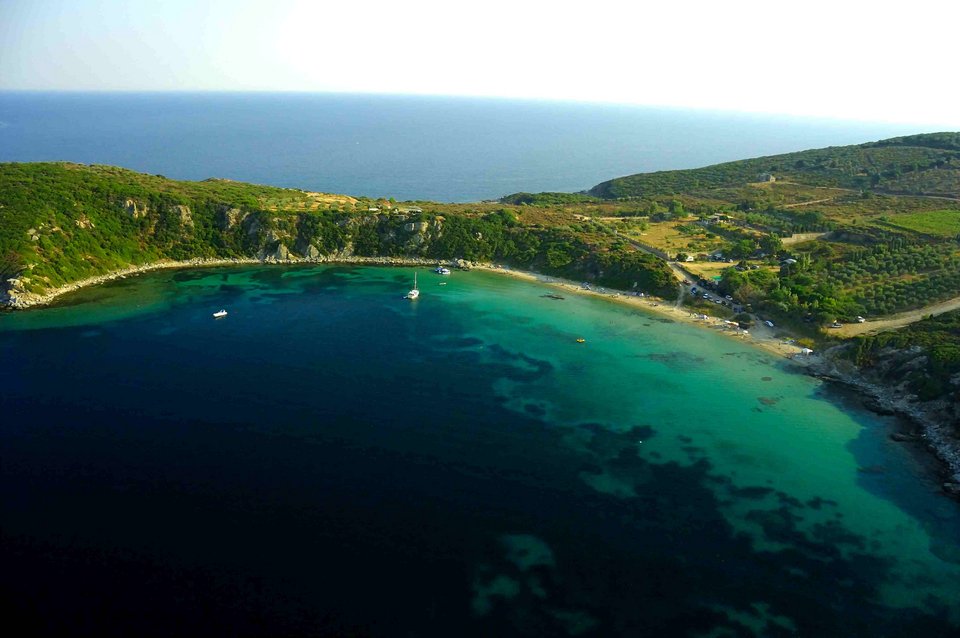 Αυτή η περιοχή είναι η 2η Χαλκιδική -Λευκές αμμουδιές, πράσινα νερά [εικόνες] | iefimerida.gr 0