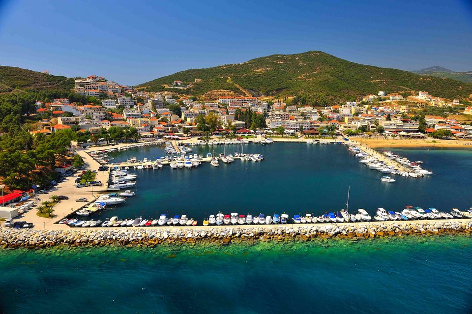 Αυτή η περιοχή είναι η 2η Χαλκιδική -Λευκές αμμουδιές, πράσινα νερά [εικόνες] | iefimerida.gr 1