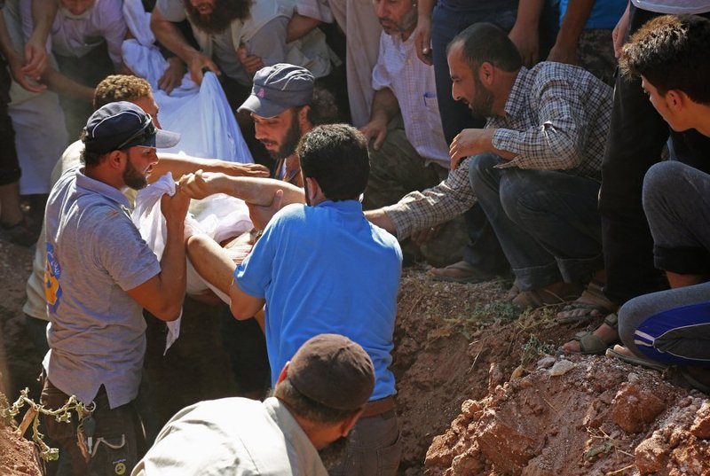 Φρίκη στη Συρία: Εκτέλεσαν εν ψυχρώ επτά διασώστες των White Helmets  | iefimerida.gr 0