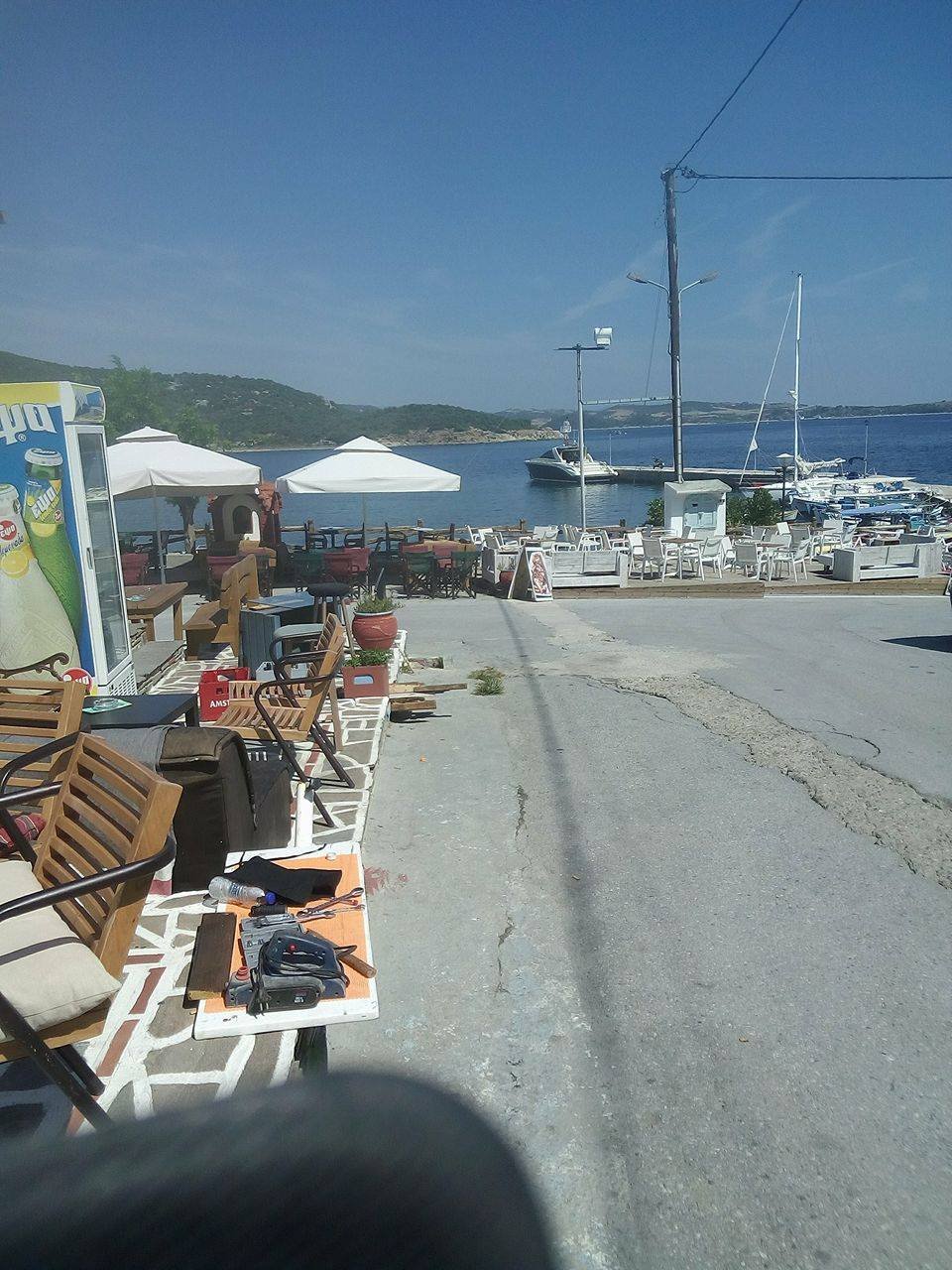 Στη Χαλκιδική συνεχίζουν τις διακοπές τους Κάρολος και Καμίλα [εικόνες]  | iefimerida.gr 0