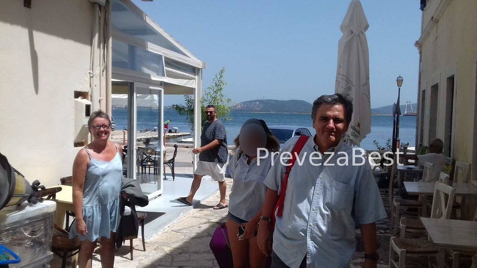 Στην Πρέβεζα για διακοπές ο Τσακαλώτος [εικόνα] | iefimerida.gr 0