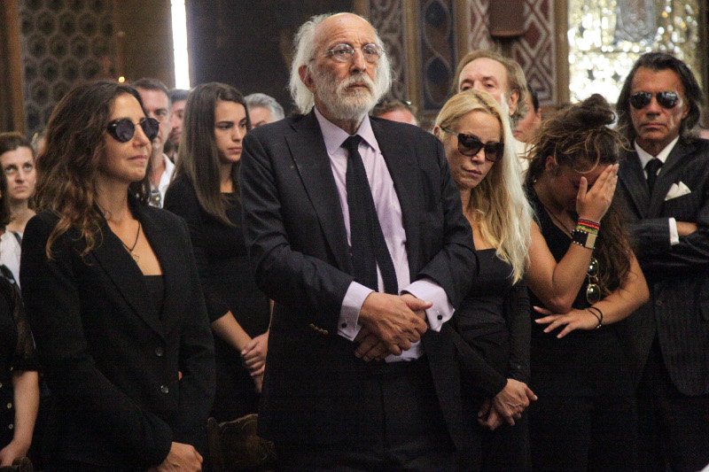 Η Ζένια Μπονάτσου αποχαιρέτησε με δάκρυα στα μάτια την γιαγιά της Ζωή Λάσκαρη [εικόνες] | iefimerida.gr 3