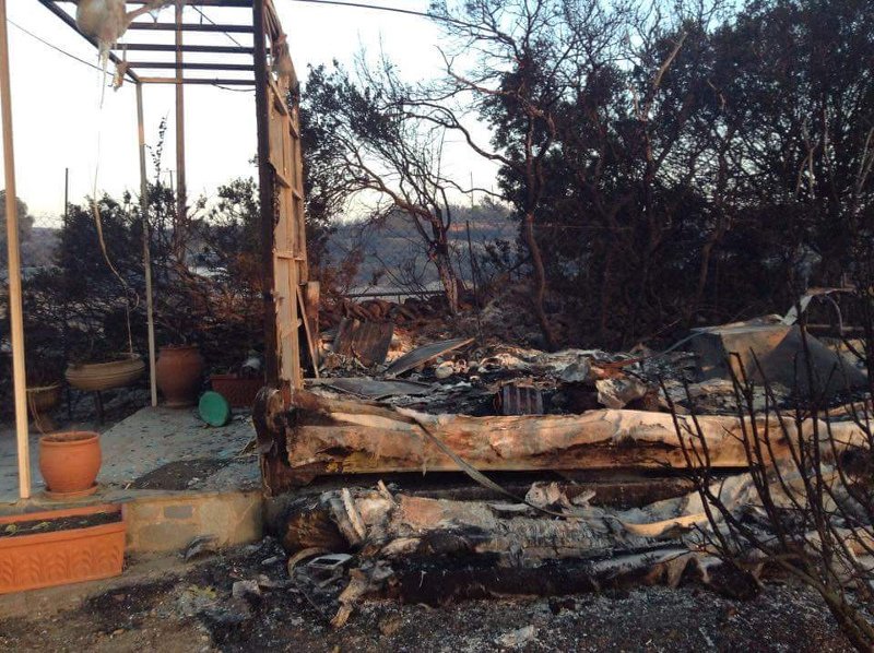 Εικόνες καταστροφής στα Κύθηρα -Στάχτη 15.000 στρέμματα δάσους, ζημιές σε περιουσίες [εικόνες] | iefimerida.gr 0