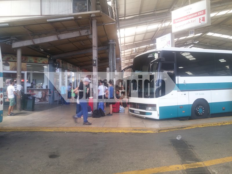 Φεύγουν με κάθε τρόπο οι Αθηναίοι -Αυξημένη κίνηση στα ΚΤΕΛ Κηφισού [εικόνες] | iefimerida.gr 1