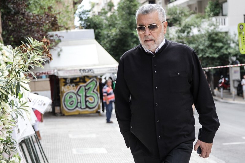 Φίλοι καλλιτέχνες, συγγενείς, εκπρόσωποι του πολιτικού κόσμου είπαν το τελευταίο αντίο στην Ζωή Λάσκαρη [εικόνες] | iefimerida.gr 38