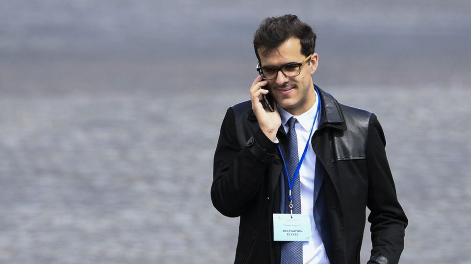 Αυτοί οι τρεις άνδρες κυβερνούν τη Γαλλία -Ο Μακρόν με δύο συνεργάτες του [εικόνες] | iefimerida.gr 5