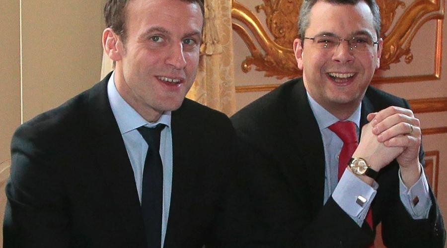 Αυτοί οι τρεις άνδρες κυβερνούν τη Γαλλία -Ο Μακρόν με δύο συνεργάτες του [εικόνες] | iefimerida.gr 0
