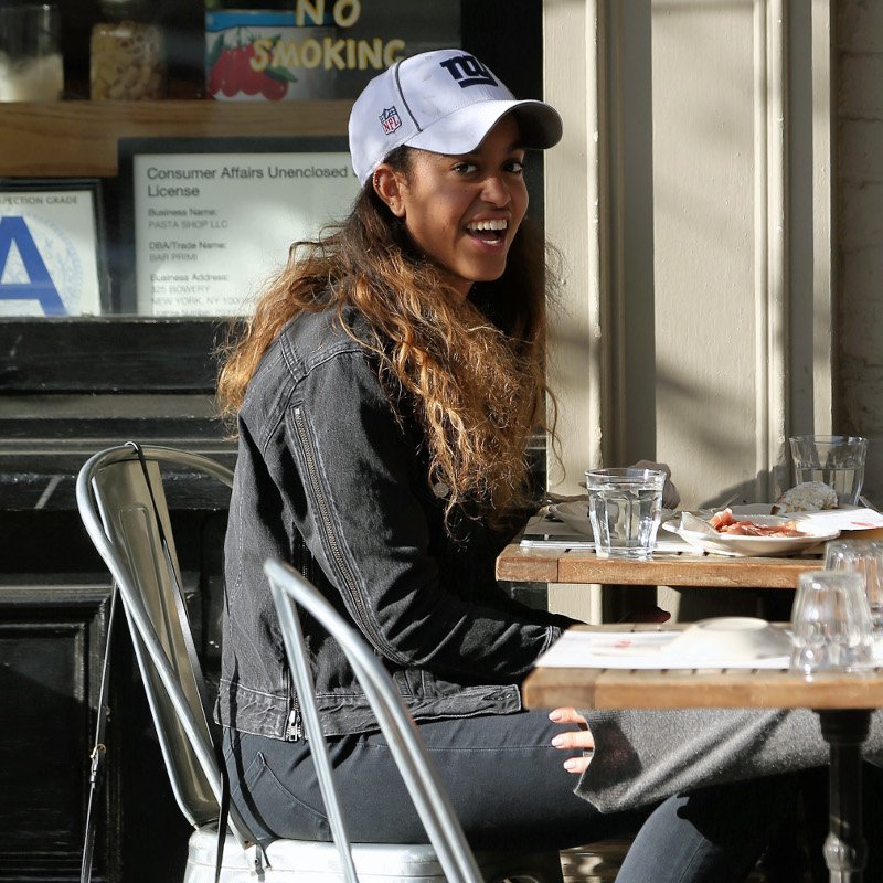 Οι Ομπάμα πήγαν την Μαλία στο Χάρβαρντ -Αφού πάρταρε ένα χρόνο [βίντεο] | iefimerida.gr 0