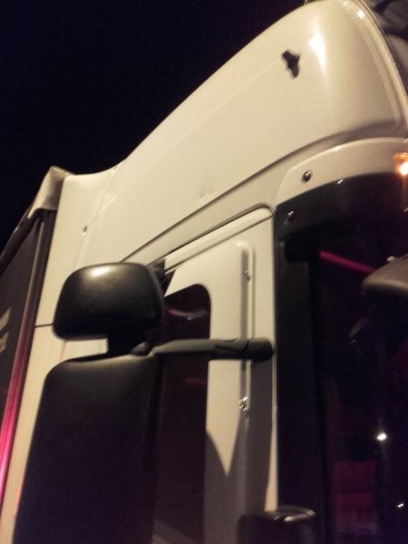 Πετούν πέτρες σε φορτηγά στην Ιόνια Οδό -Ανάστατοι οι οδηγοί [εικόνες] | iefimerida.gr 1