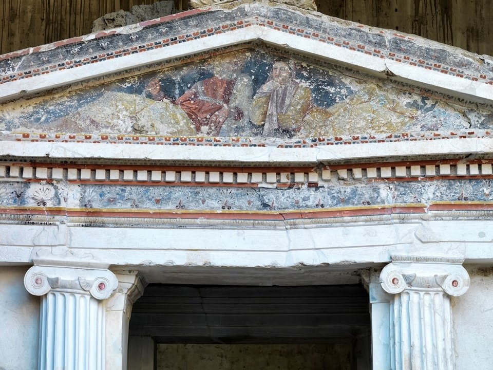 Ανοίγει με παραστάσεις το μεγαλόπρεπο Αρχαίο Θέατρο της Μίεζας [εικόνες]  | iefimerida.gr 3