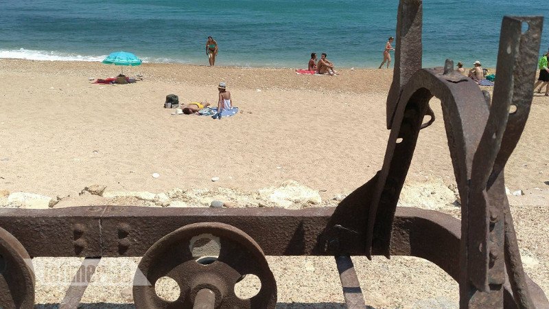 Θειωρυχεία Μήλου: Το θειάφι και η σκουριά δημιούργησαν μία μαγευτική παραλία [εικόνες] | iefimerida.gr 4