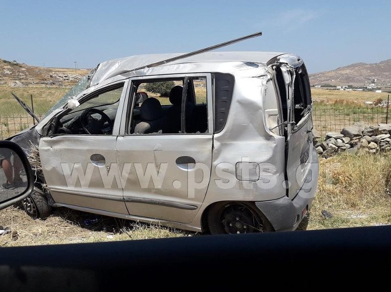 Πάρος: Τουριστικό λεωφορείο συγκρούστηκε με μικρό ΙΧ [εικόνες] | iefimerida.gr 1