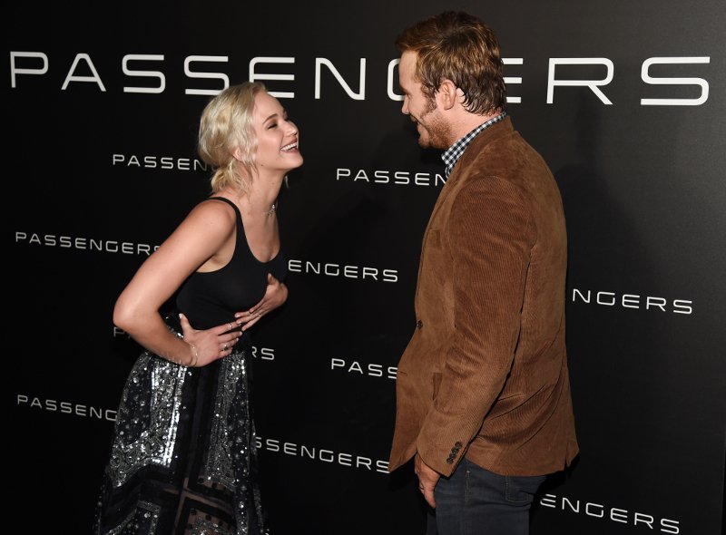 «Λόρενς είσαι αντροχωρίστρα» -Εξαλλοι φαν την κατηγορούν για τον χωρισμό του Κρις Πρατ και της Aννα Φάρις [εικόνες] | iefimerida.gr 0